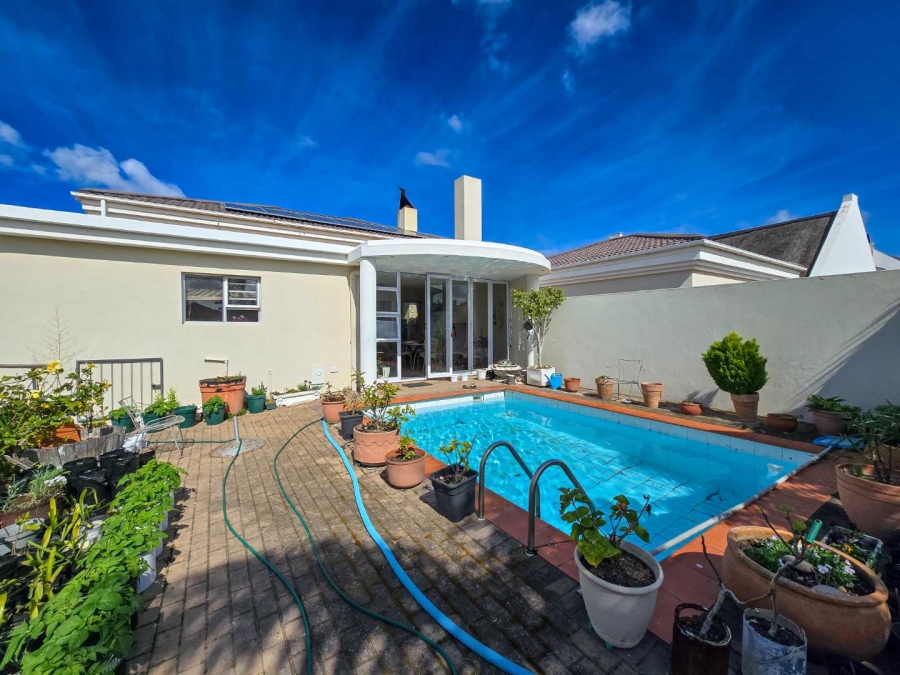 5 Bedroom Property for Sale in Stilbaai Wes Western Cape